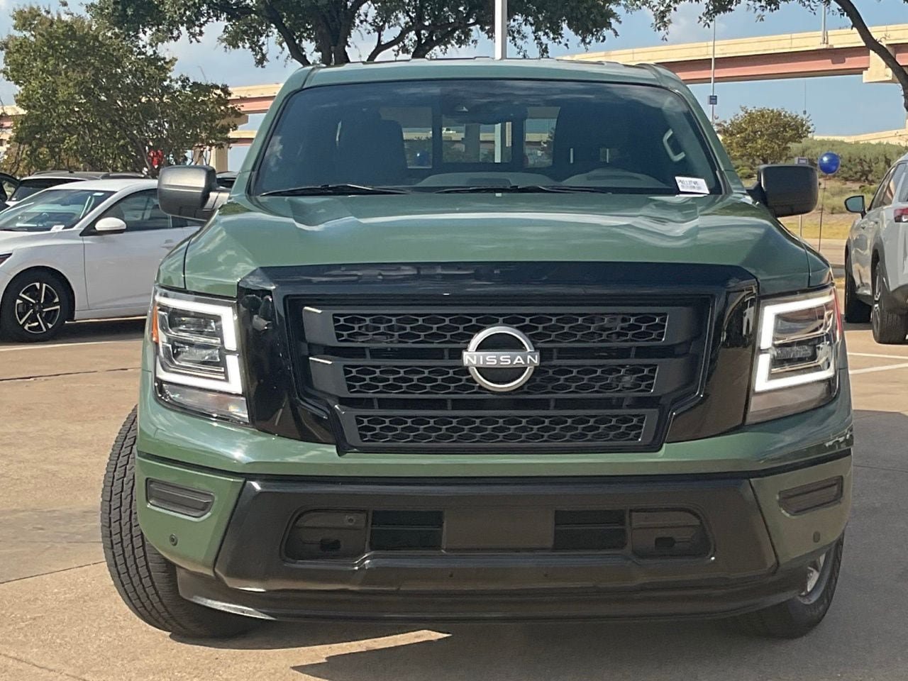 Used 2024 Nissan Titan SV w/ SV Bronze Edition Package RWD image 2