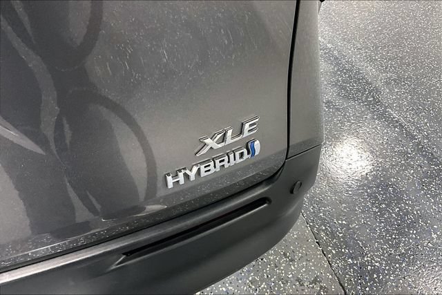 Used 2023 Toyota Sienna XLE AWD/4WD image 22