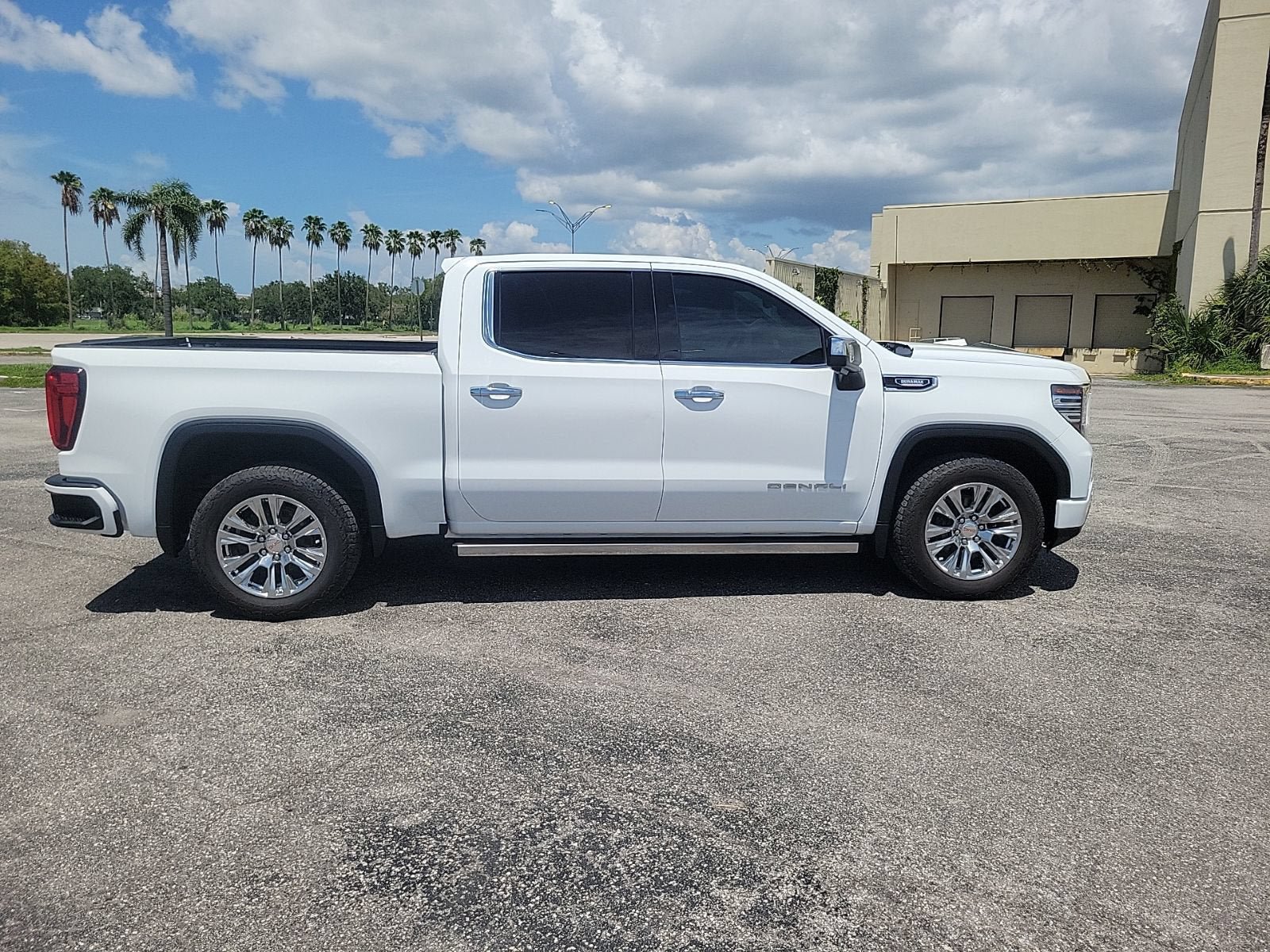 Certified 2023 GMC Sierra 1500 Denali w/ Technology Package AWD/4WD image 5