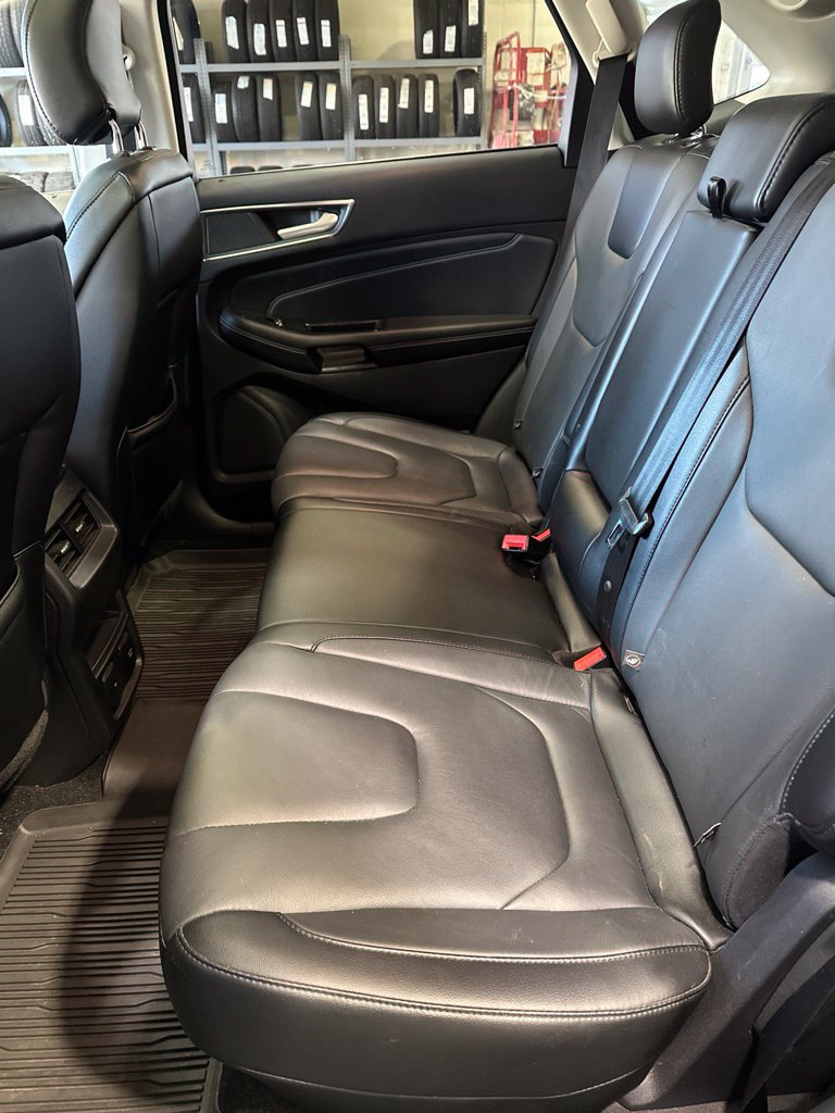 Used 2019 Ford Edge Titanium w/ Cold Weather Package AWD/4WD image 23