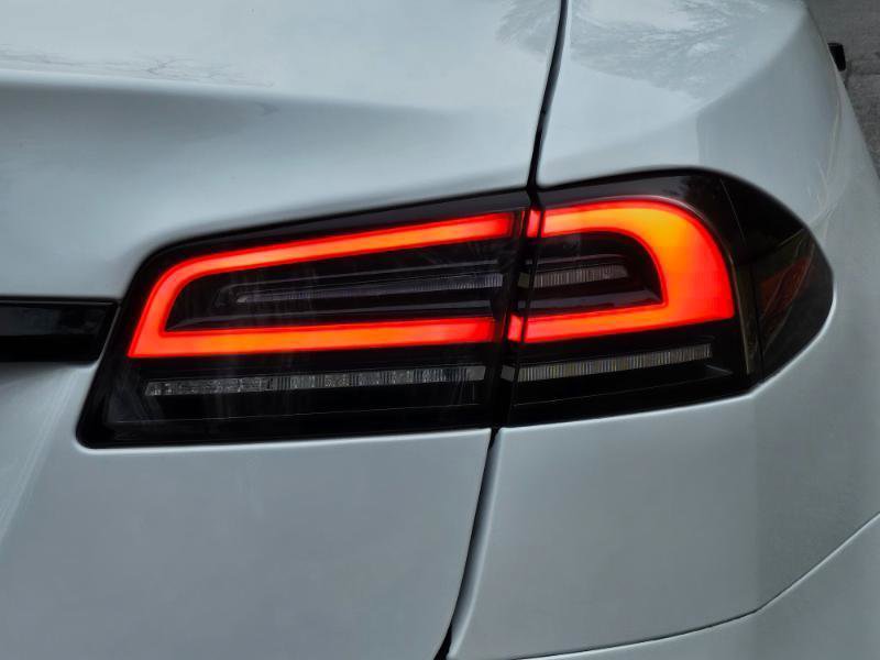 Used 2022 Tesla Model S AWD image 30