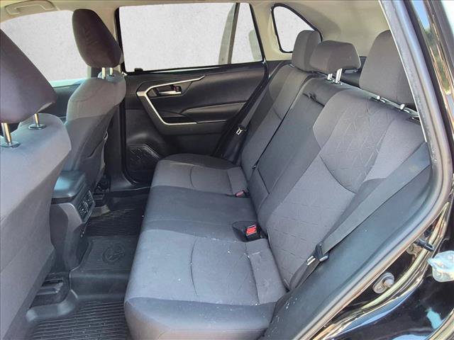 Used 2019 Toyota RAV4 XLE AWD/4WD image 16