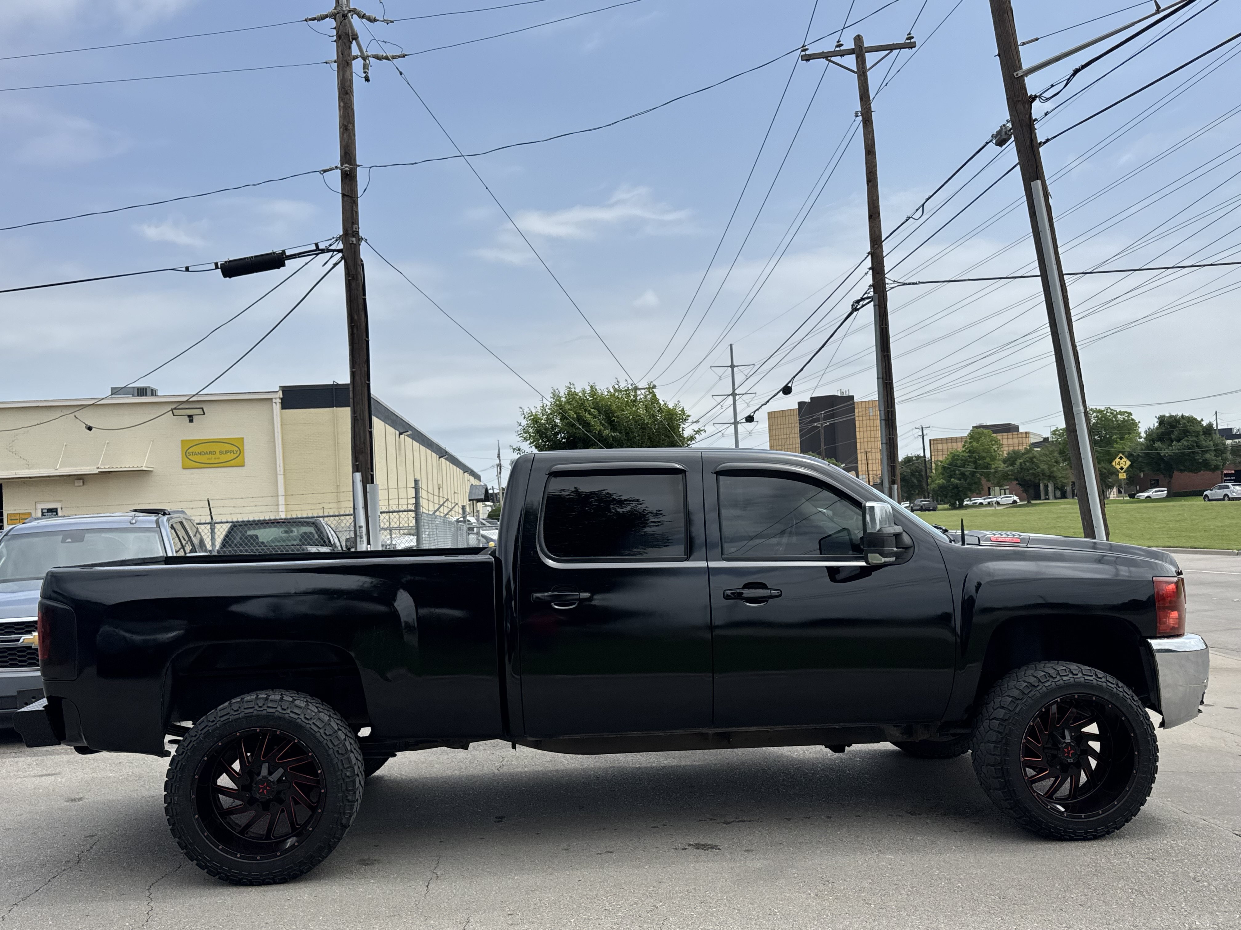 Used 2007 Chevrolet Silverado 2500 LTZ w/ Suspension Package, Off-Road AWD/4WD image 11