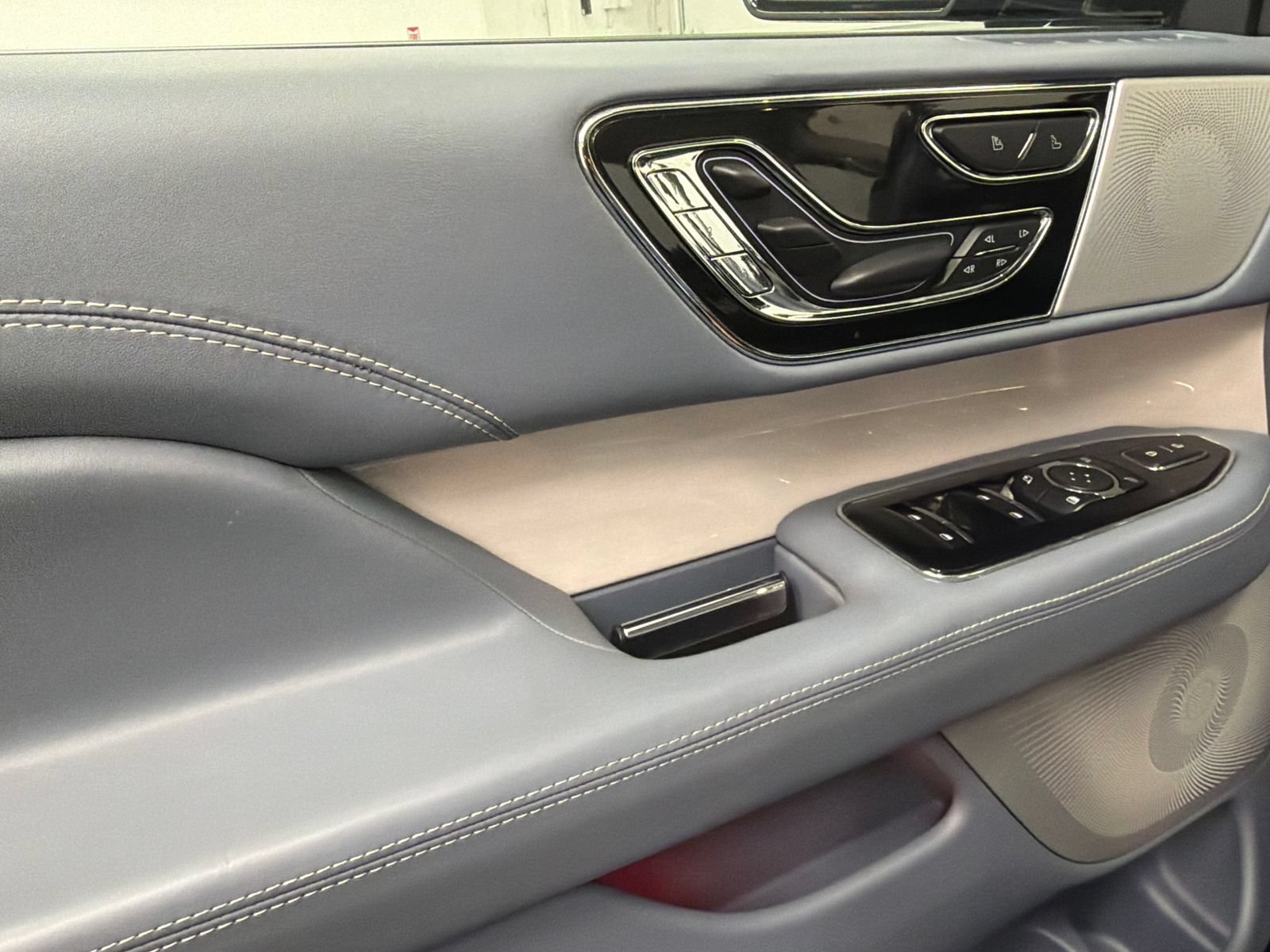 Certified 2023 Lincoln Navigator Black Label AWD/4WD image 35