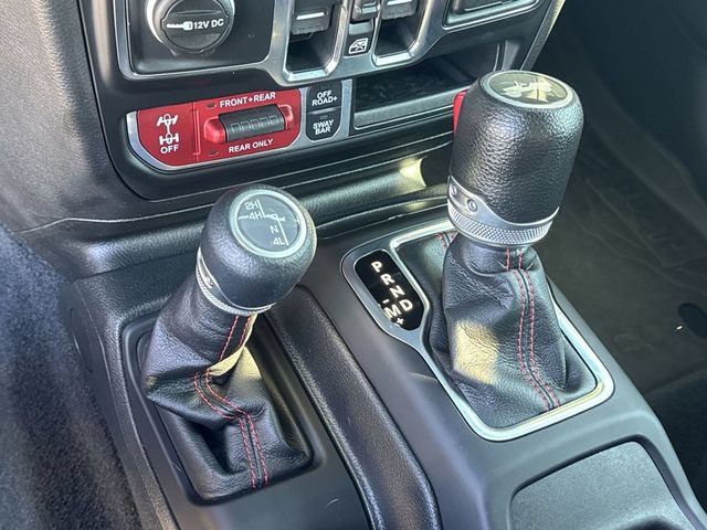 Used 2023 Jeep Wrangler Unlimited Rubicon w/ Cold Weather Group AWD/4WD image 14