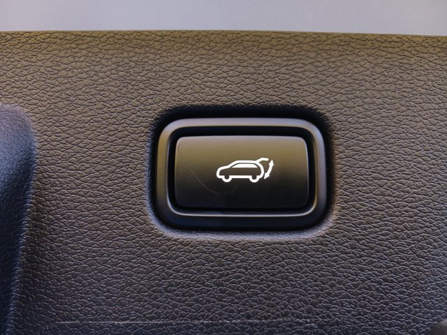 Used 2025 Kia Sportage SX image 32