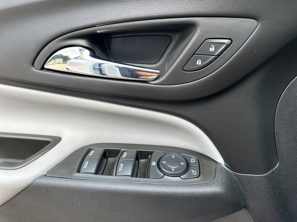 Used 2023 Chevrolet Equinox LS w/ LS Convenience Package image 21