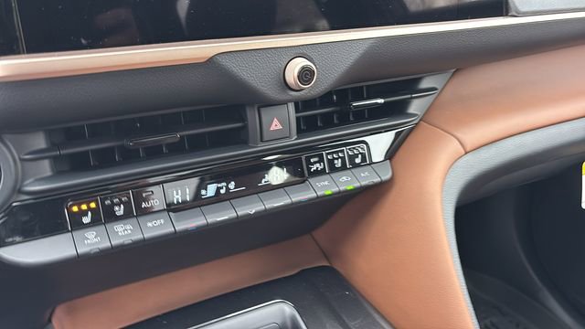 New 2025 Toyota Crown Signia Limited w/ Advanced Technology Package image 23