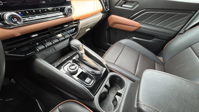 Used 2023 GMC Canyon AT4 w/ AT4 Premium Package AWD/4WD image 14