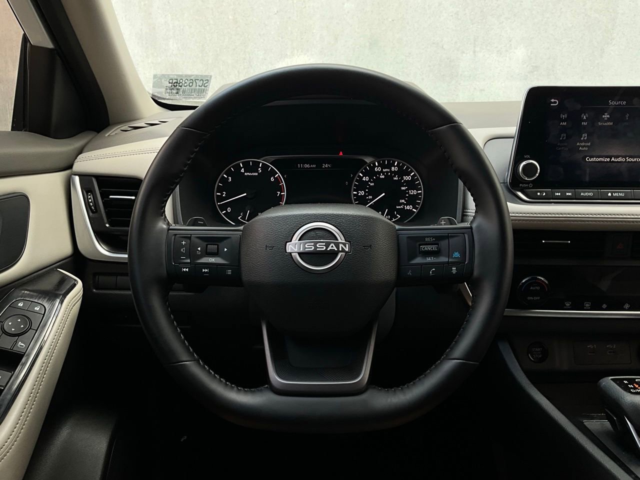 Used 2025 Nissan Rogue SV image 32