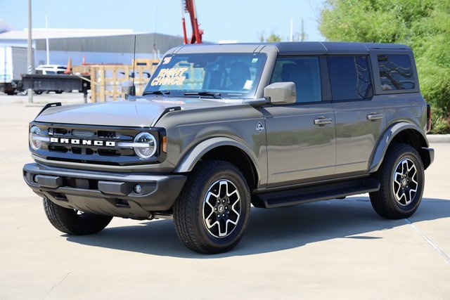 Used 2025 Ford Bronco Outer Banks image 3
