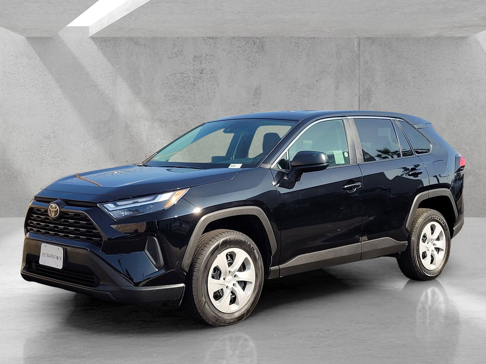 Used 2024 Toyota RAV4 LE image 8