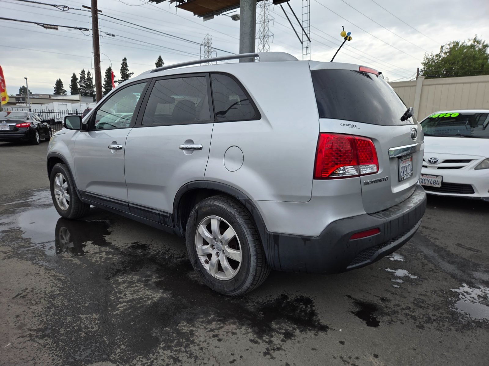 Used 2012 Kia Sorento LX w/ Convenience Pkg FWD image 2