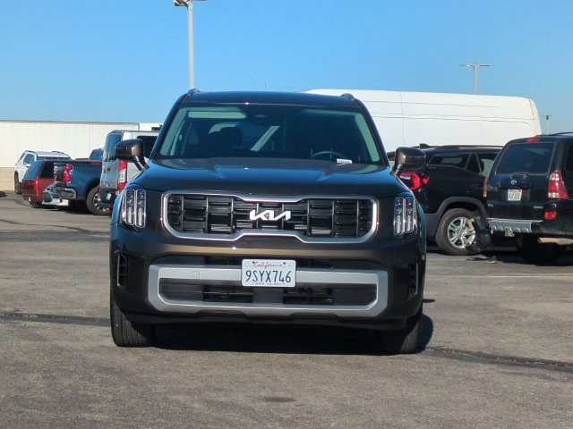 Used 2025 Kia Telluride S FWD image 3