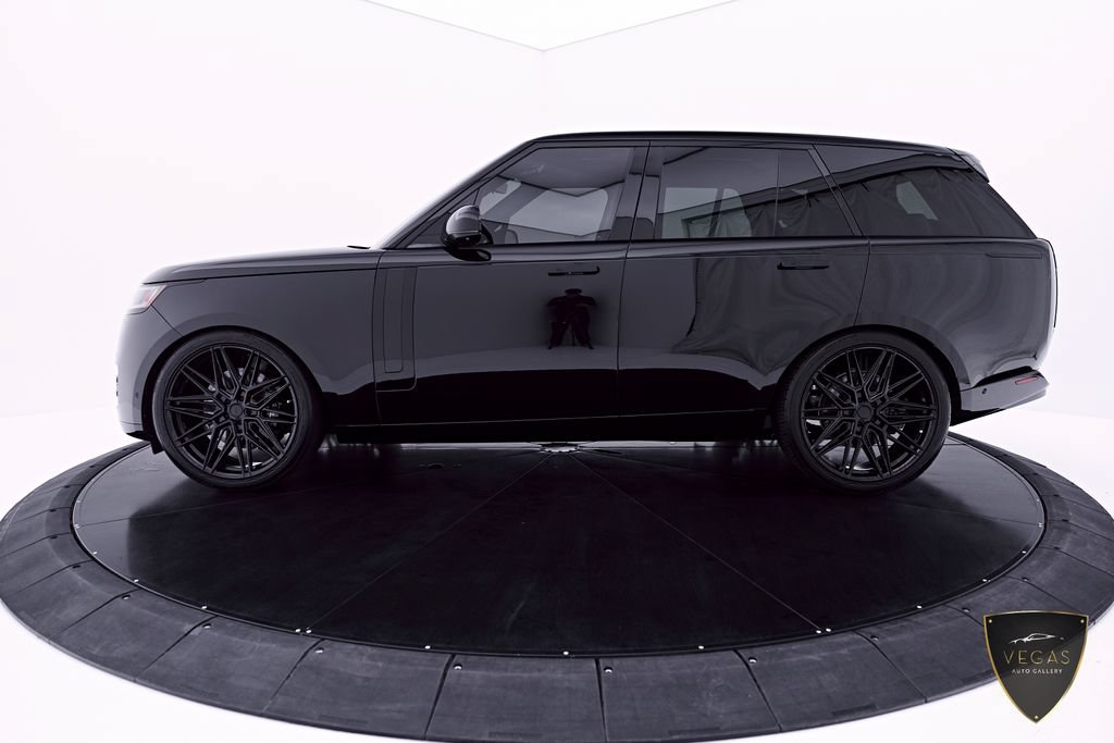 Used 2025 Land Rover Range Rover SE AWD/4WD image 10