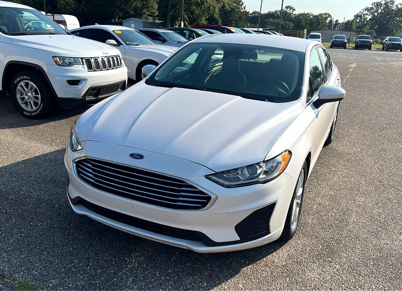 Used 2020 Ford Fusion SE image 2