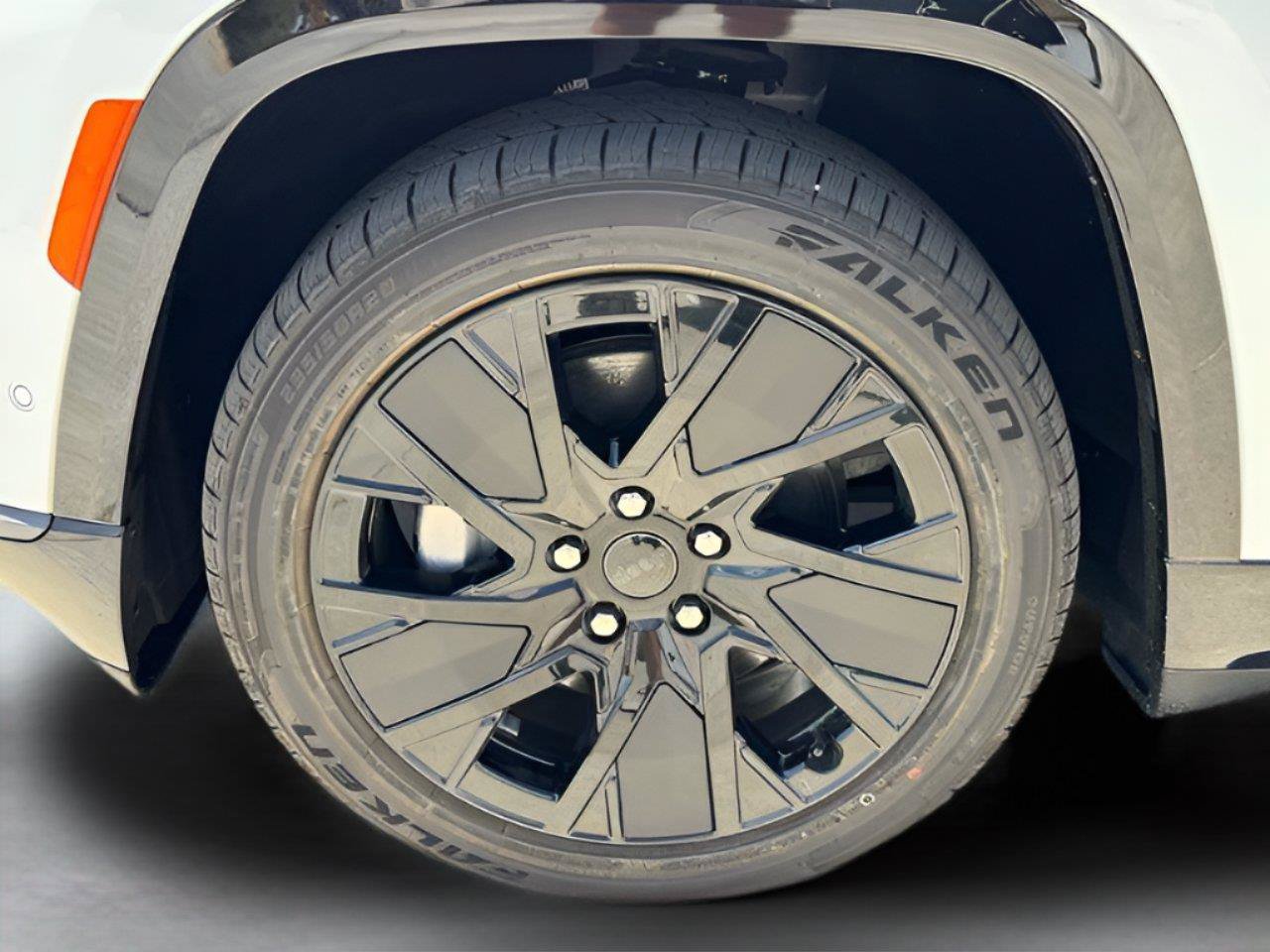 New 2025 Jeep Wagoneer S Launch Edition AWD/4WD image 10