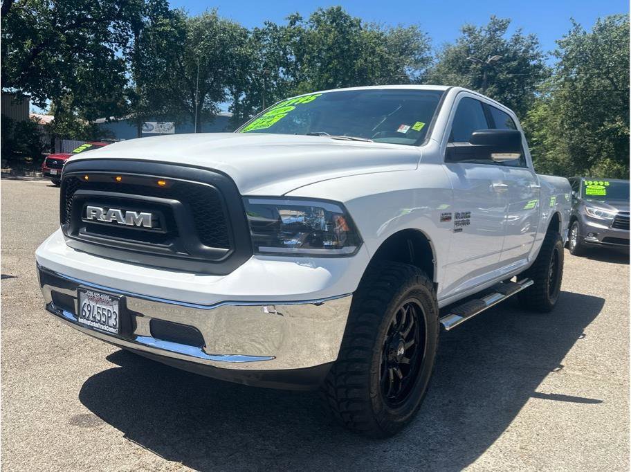 Used 2019 RAM 1500 Classic SLT w/ Luxury Group AWD/4WD image 3