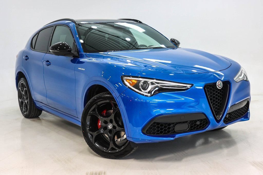 Used 2023 Alfa Romeo Stelvio Veloce AWD/4WD image 1