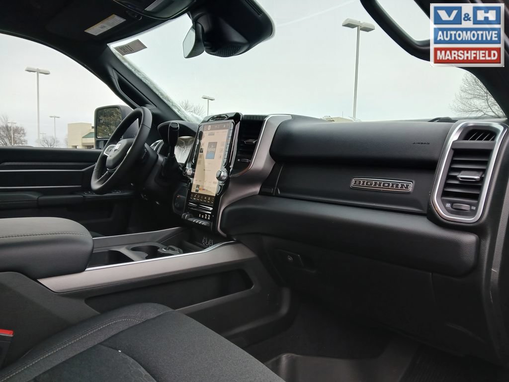 New 2026 RAM 2500 Big Horn AWD/4WD image 34