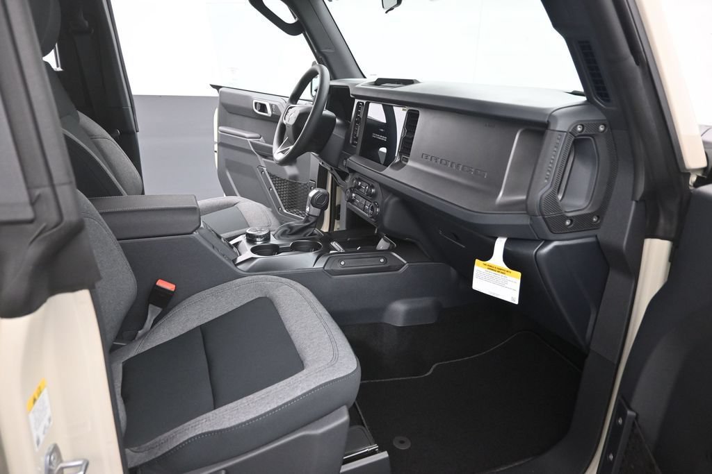 New 2026 Ford Bronco 4-Door AWD/4WD image 24