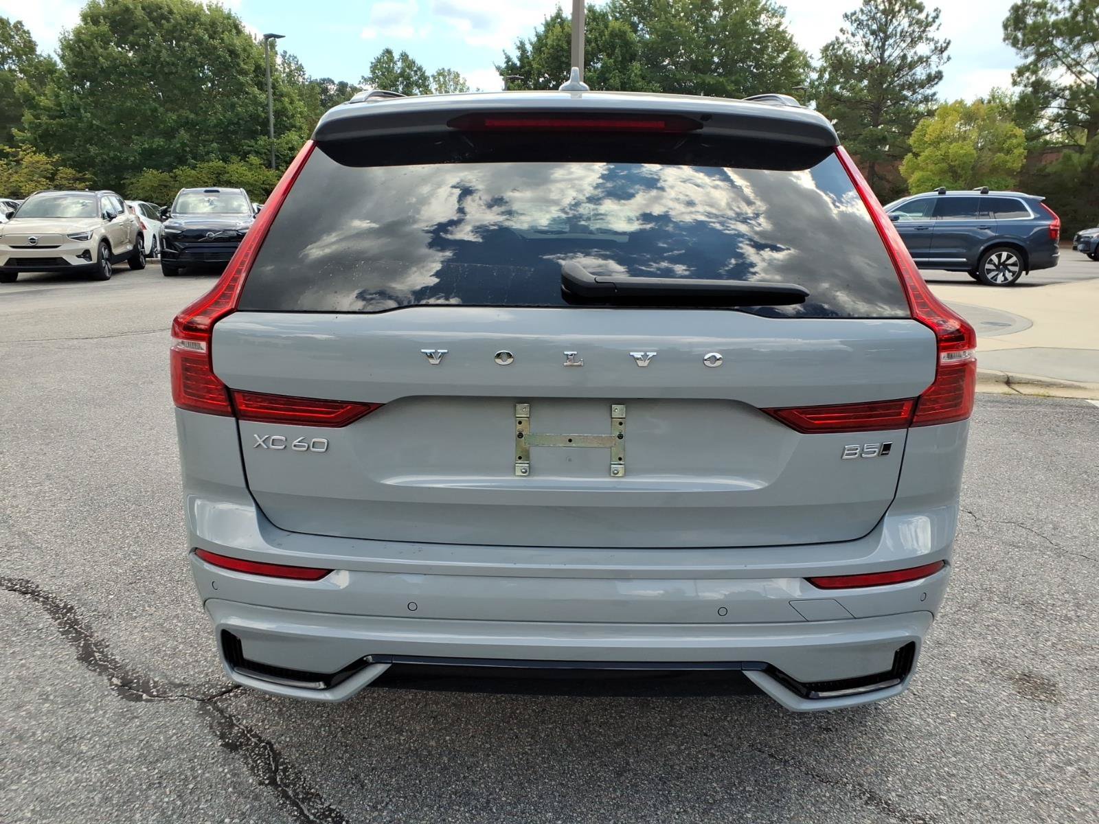 Certified 2024 Volvo XC60 B5 Plus AWD/4WD image 4