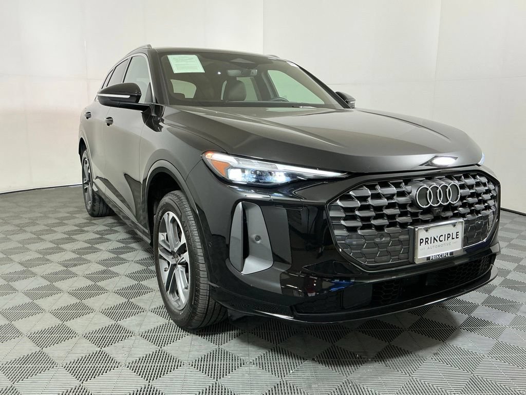 Used 2025 Audi Q5 Premium Plus w/ Premium Plus AWD/4WD image 4