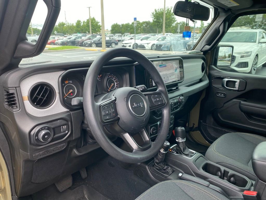 Used 2025 Jeep Wrangler Sport AWD/4WD image 12