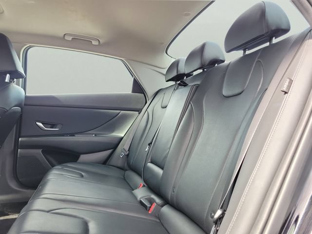 Used 2025 Hyundai Elantra Limited FWD image 13