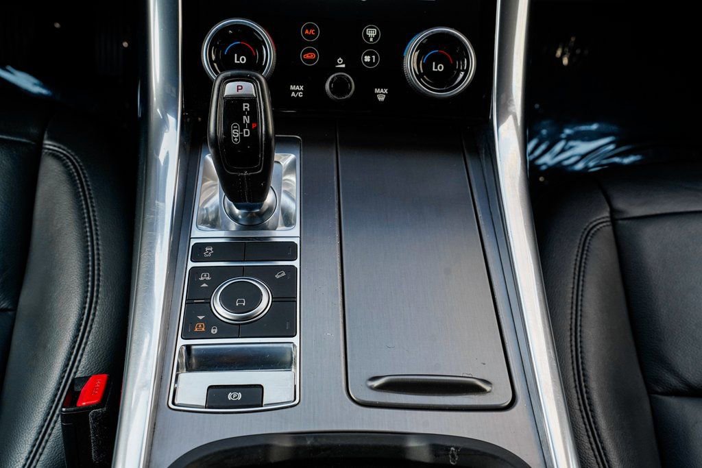 Used 2019 Land Rover Range Rover Sport SE image 15