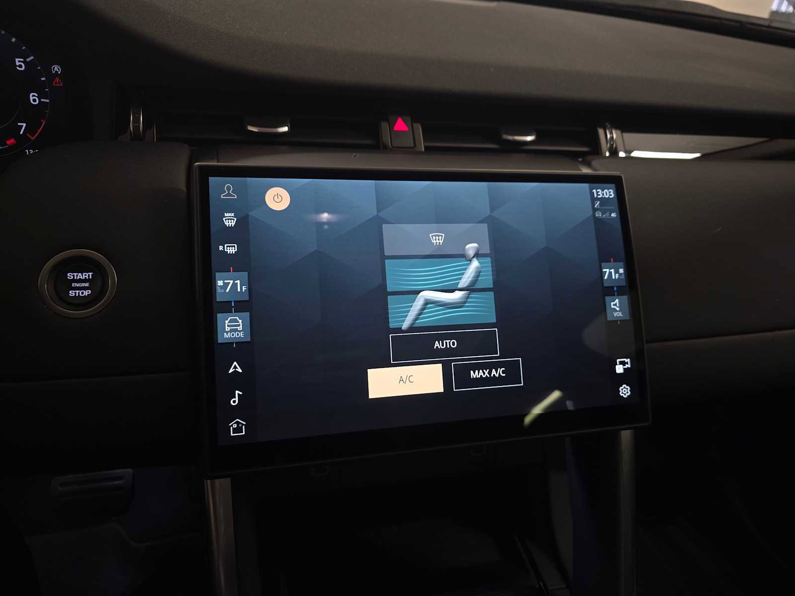 Used 2025 Land Rover Discovery Sport S image 29