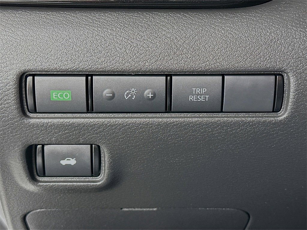 Used 2022 Nissan Sentra SR w/ Trunk Package image 12