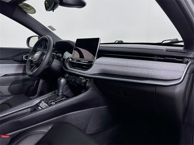 Used 2024 Jeep Compass Latitude image 27