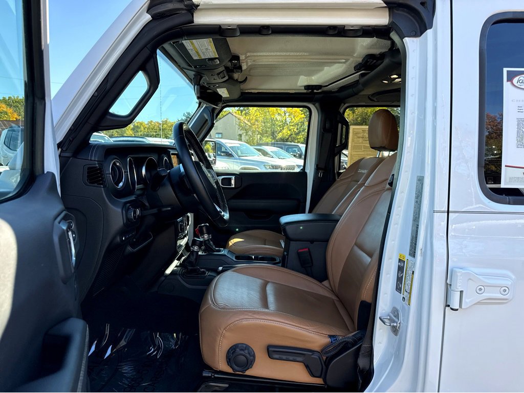 Used 2022 Jeep Wrangler Unlimited Sahara w/ Cold Weather Group image 11