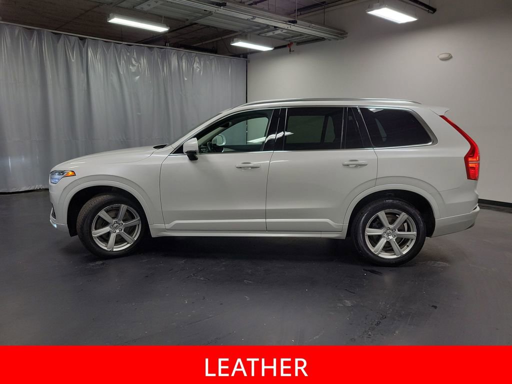 Used 2022 Volvo XC90 T5 Momentum AWD/4WD image 5