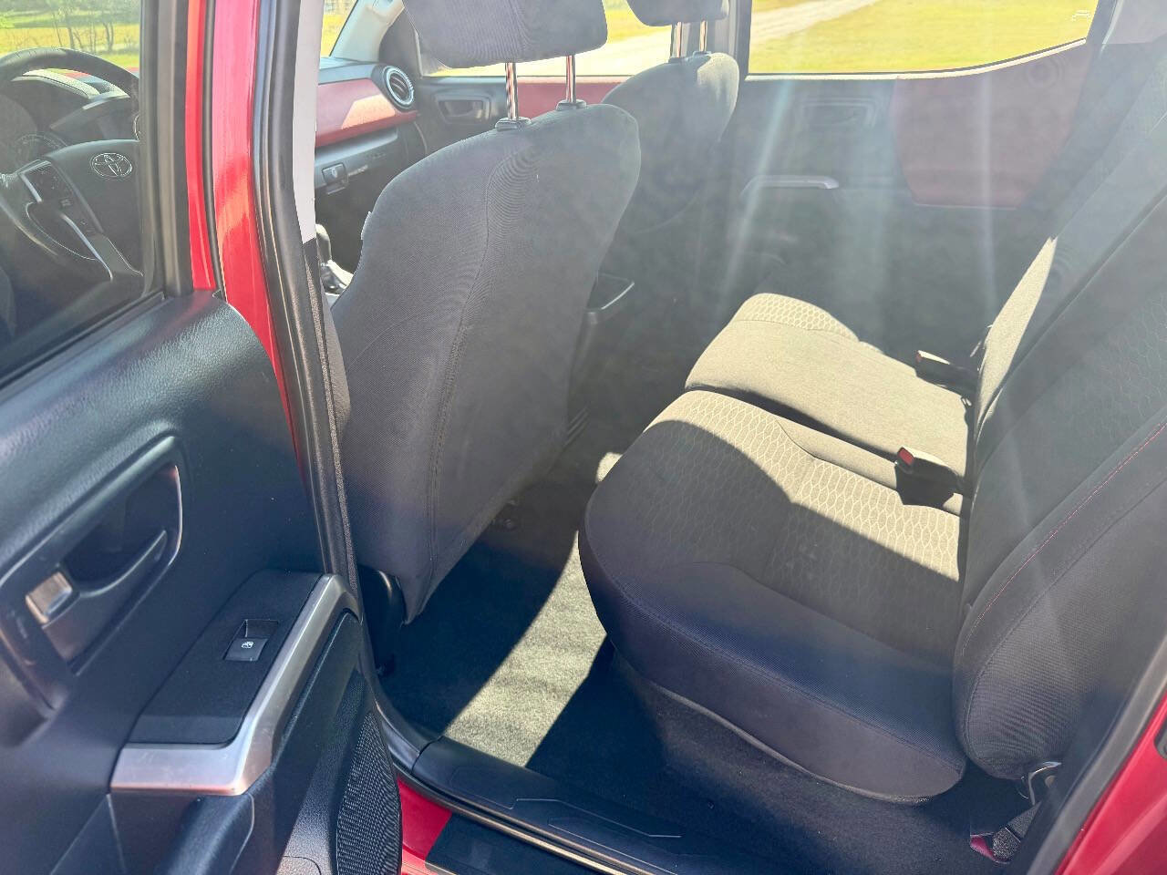 Used 2016 Toyota Tacoma SR5 w/ SR5 Appearance Package (SN) image 15