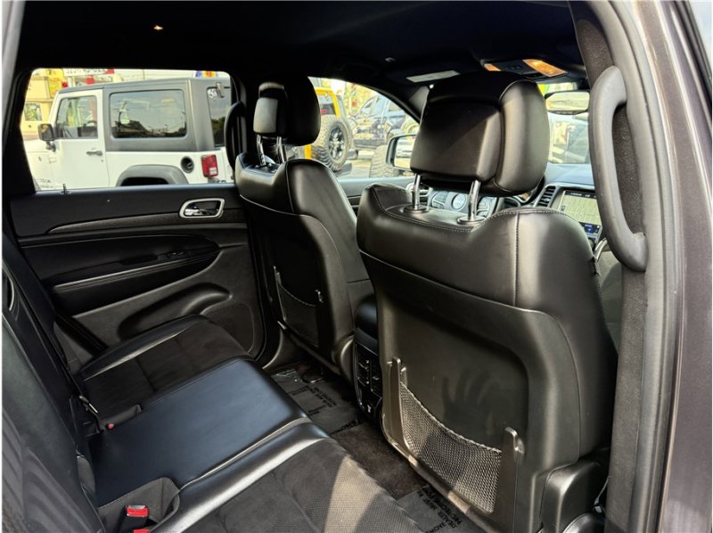 Used 2018 Jeep Grand Cherokee Altitude image 26