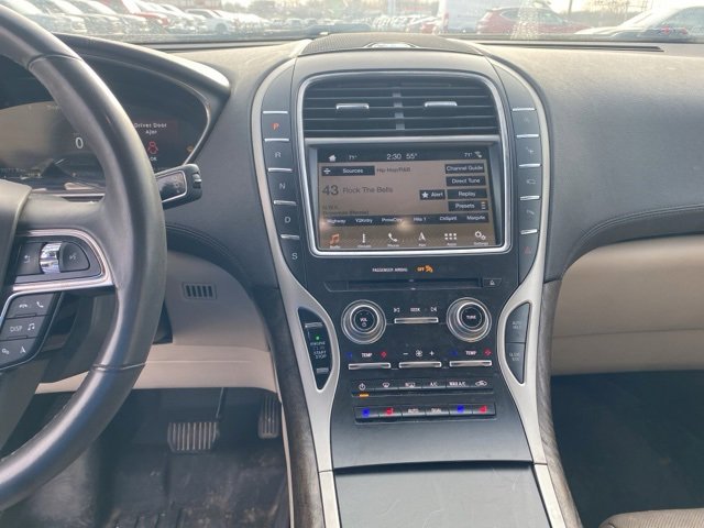 Used 2019 Lincoln Nautilus Reserve image 12