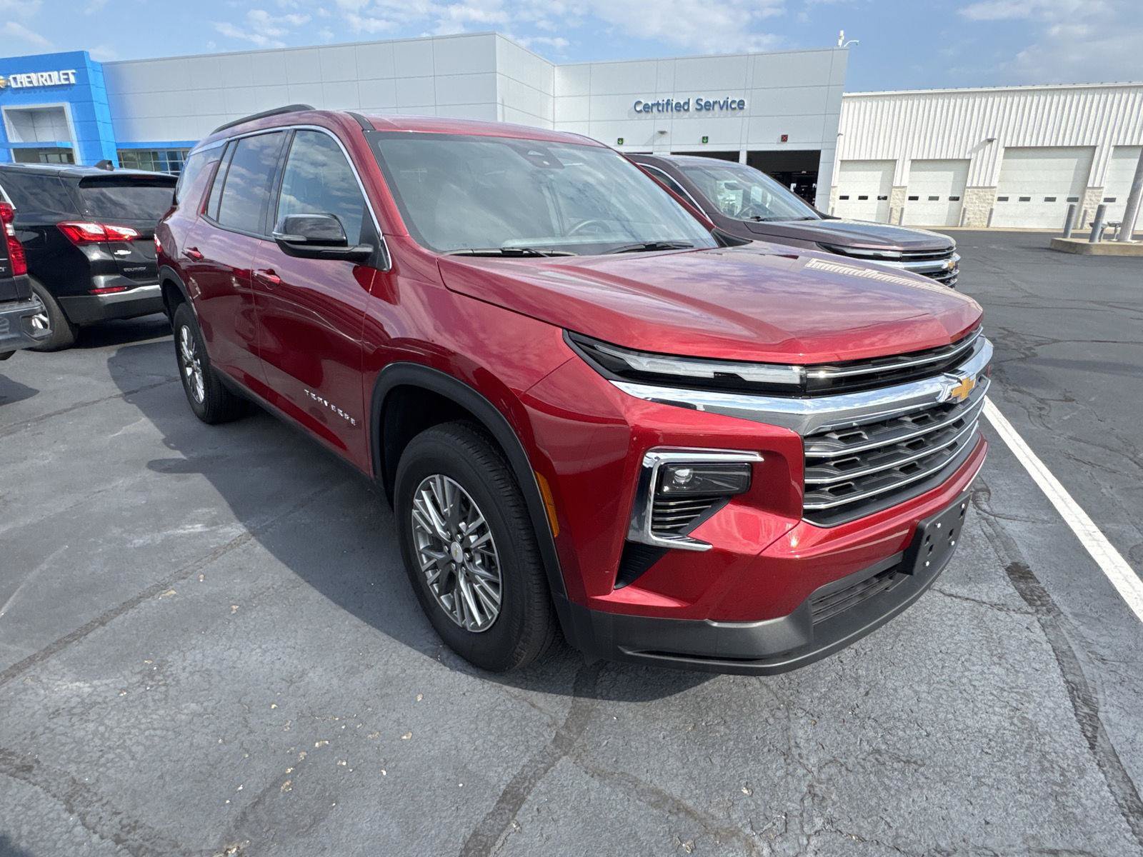 Used 2026 Chevrolet Traverse LT FWD image 5