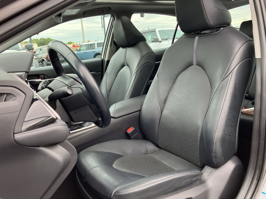 Used 2021 Toyota Camry XLE w/ Navigation Package image 31