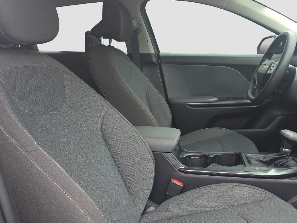 Used 2025 Kia K4 FWD image 19