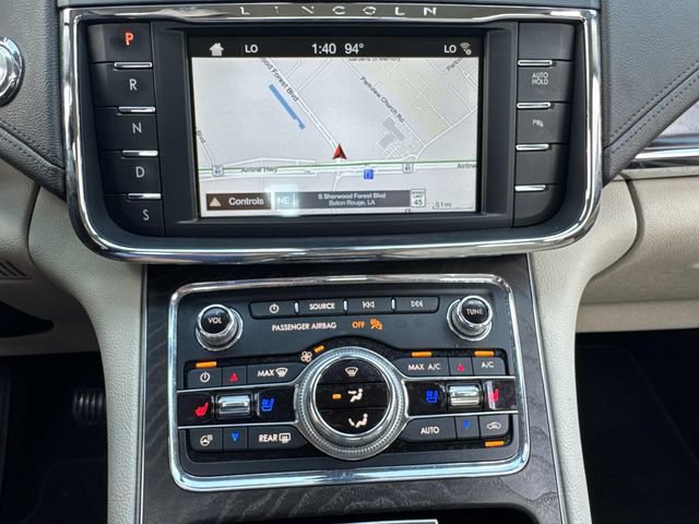 Used 2018 Lincoln Continental Select w/ Continental Climate Package FWD image 24