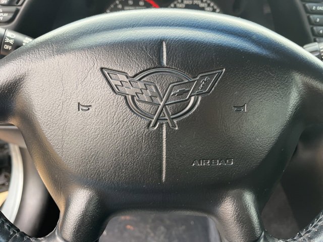 Used 2004 Chevrolet Corvette Coupe w/ Roof Package image 20