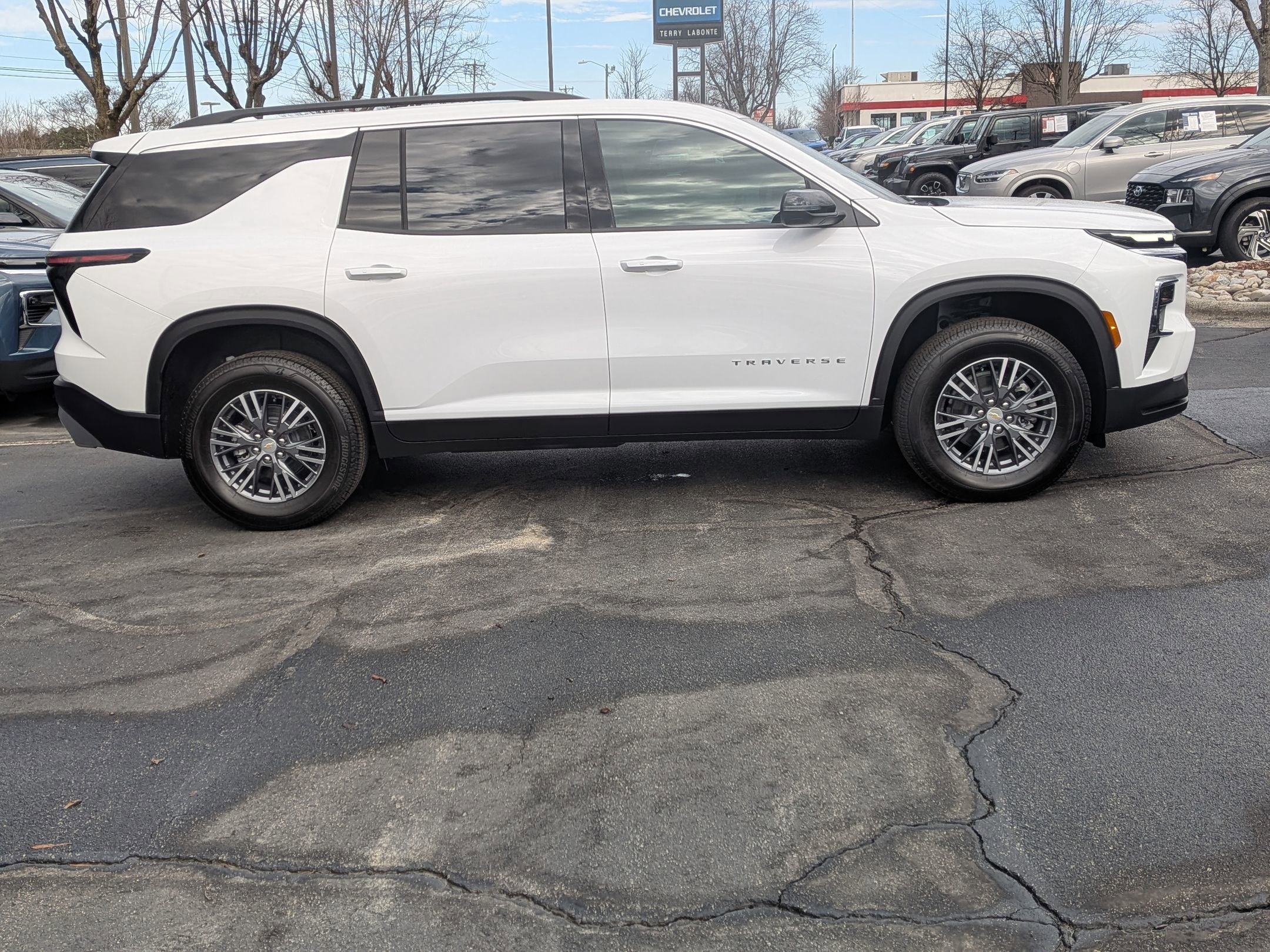 New 2026 Chevrolet Traverse LT FWD image 8