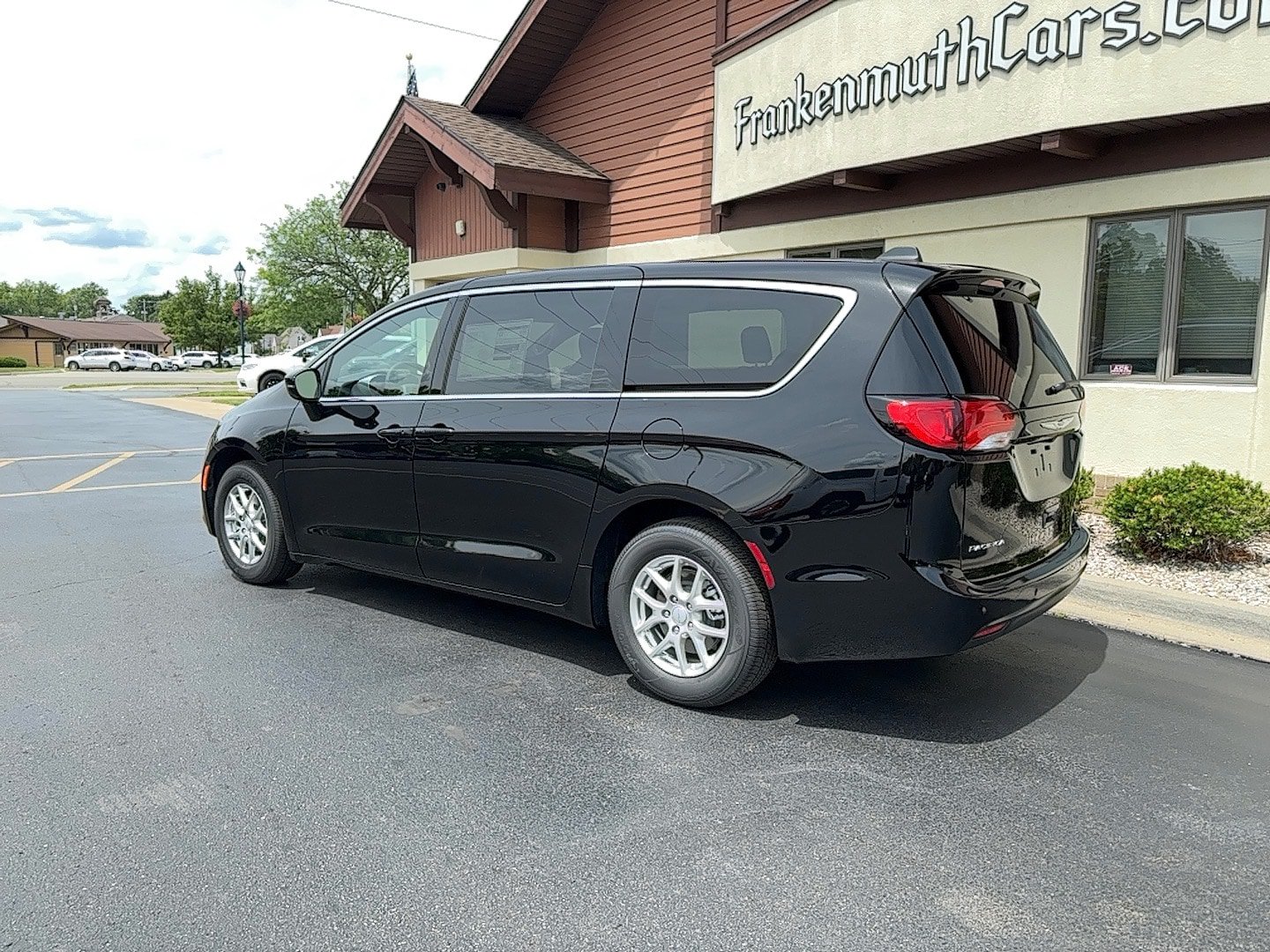 New 2027 Chrysler Pacifica LX FWD image 15