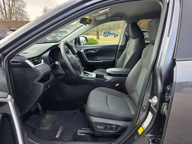 Used 2023 Toyota RAV4 XLE image 16