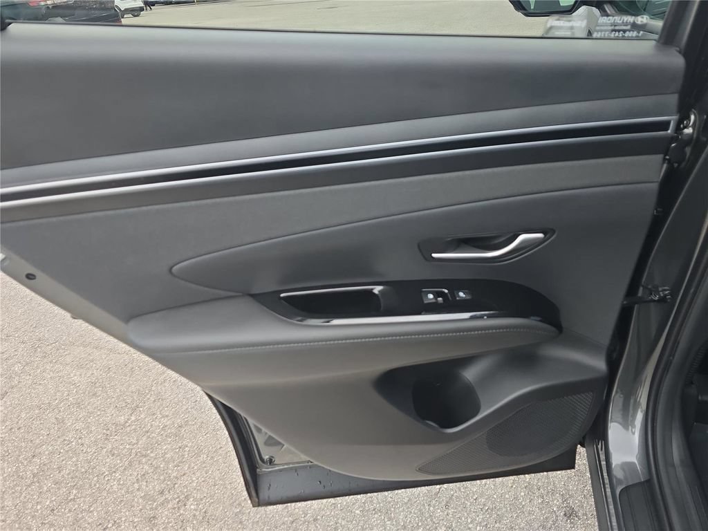 Used 2024 Hyundai Tucson Limited AWD/4WD image 11