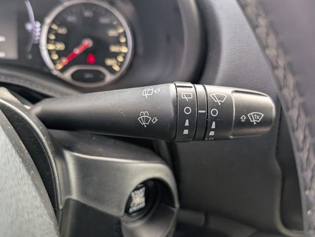 Used 2019 Jeep Renegade Latitude FWD image 31