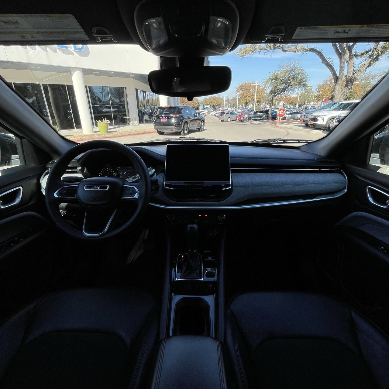 Used 2024 Jeep Compass Latitude image 12