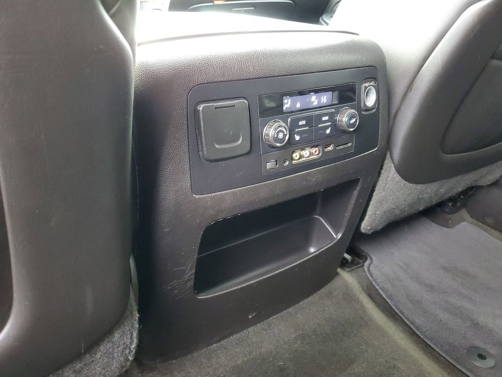 Used 2015 GMC Yukon Denali w/ Premium Package image 35